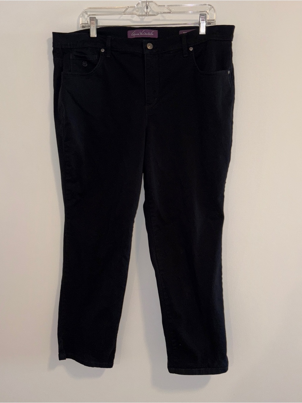 Women’s Black Gloria Vanderbilt Pants Size: 16W